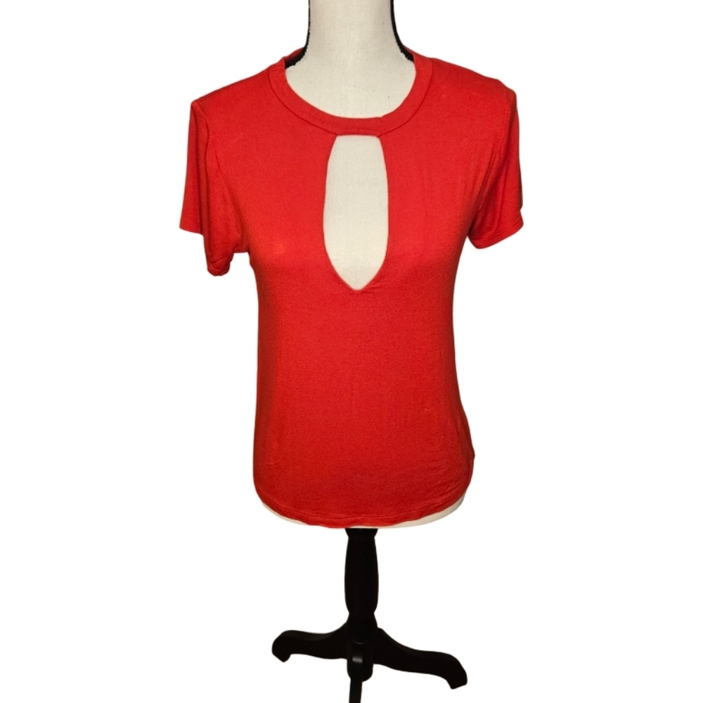 Red by BKE Low Cut Red Top - Picture 3 of 11